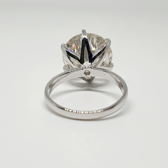 10.00 CARAT (D-E-F) MOISSANITE ENGAGEMENT RING - Picture 4 of 9